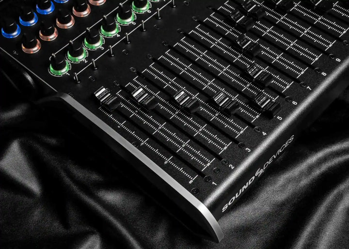 Sound Devices CL-16 detailed view
